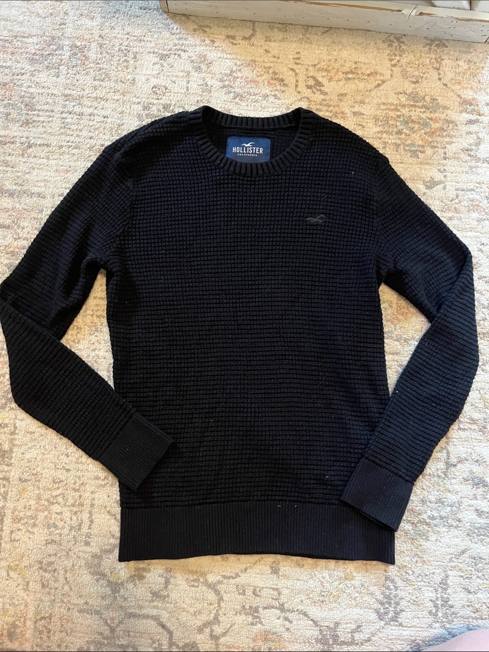 Hollister Men's Black Waffle Knit Crewneck Sweater